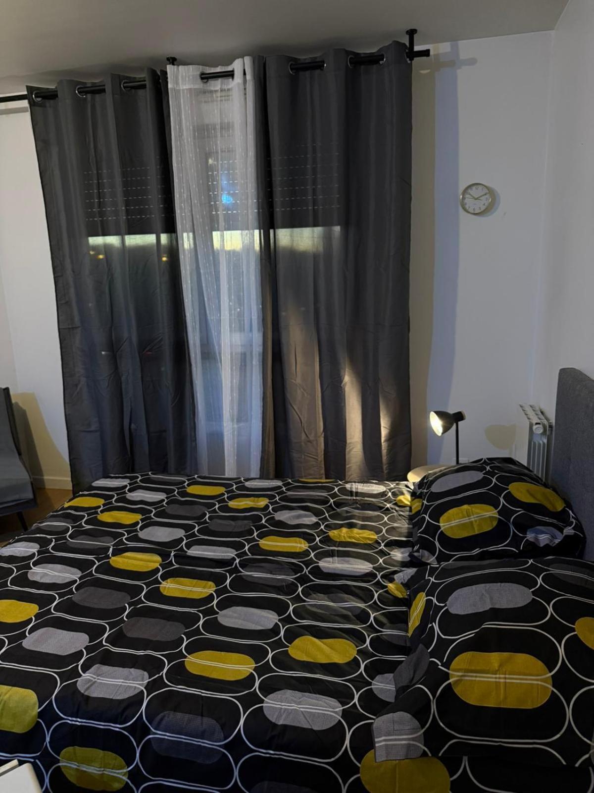 Appartements Sully Мант-ла-Жолі Екстер'єр фото