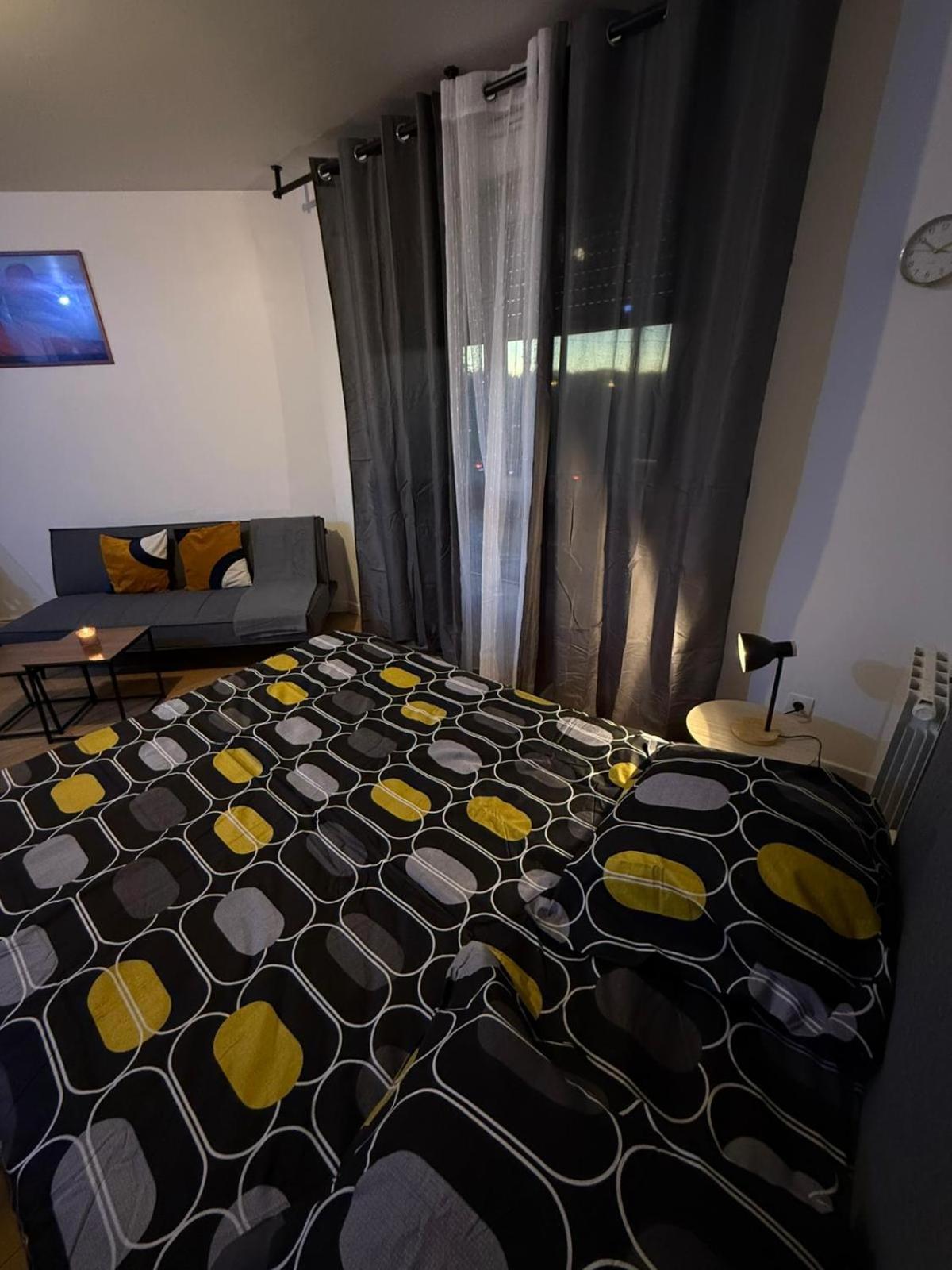 Appartements Sully Мант-ла-Жолі Екстер'єр фото